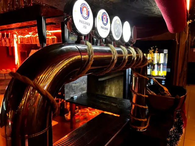 Spine di birra nel bar del Tortuga a Reggio Emilia